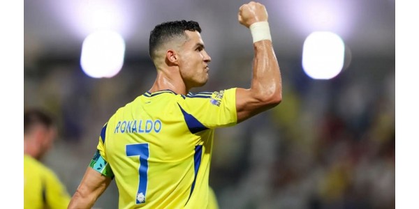 CRISTIANO RONALDON palkka rikkoo jälleen jalkapalloennätyksen